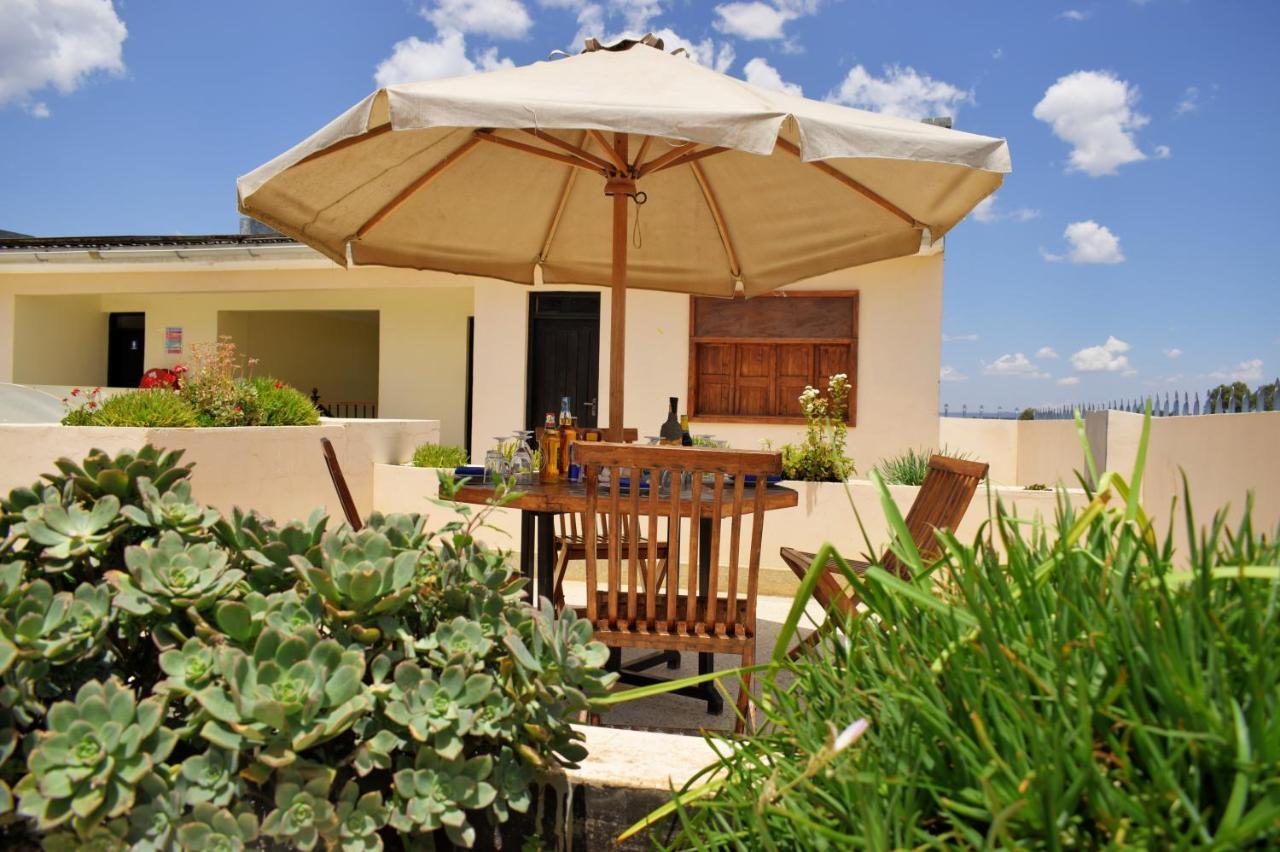 Peaks Hotel Nanyuki Bagian luar foto