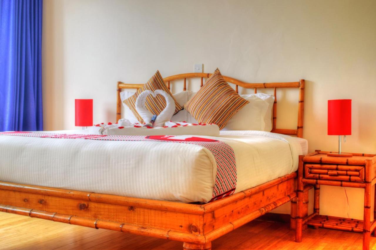 Peaks Hotel Nanyuki Bagian luar foto