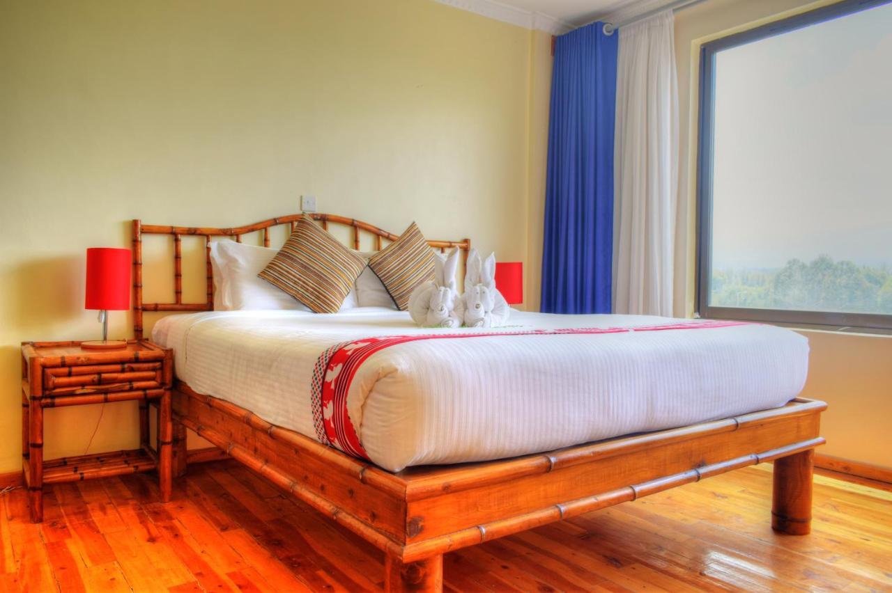 Peaks Hotel Nanyuki Bagian luar foto